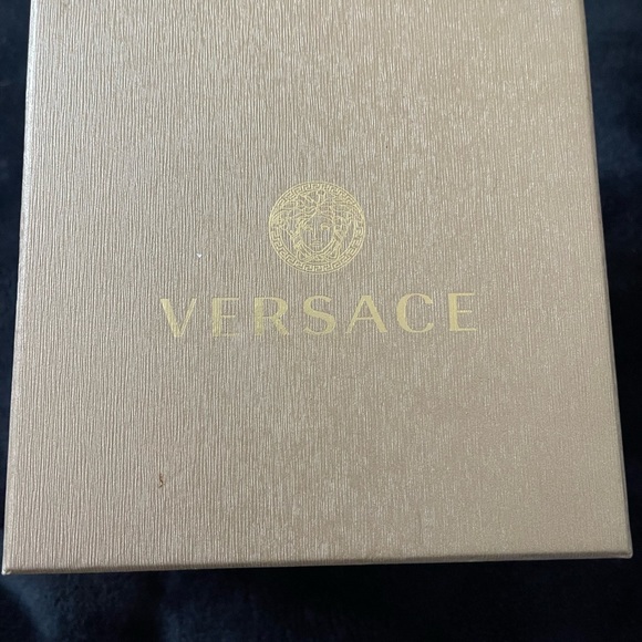 Versace Pink Leather Band Women’s Watch - Picture 3 of 11